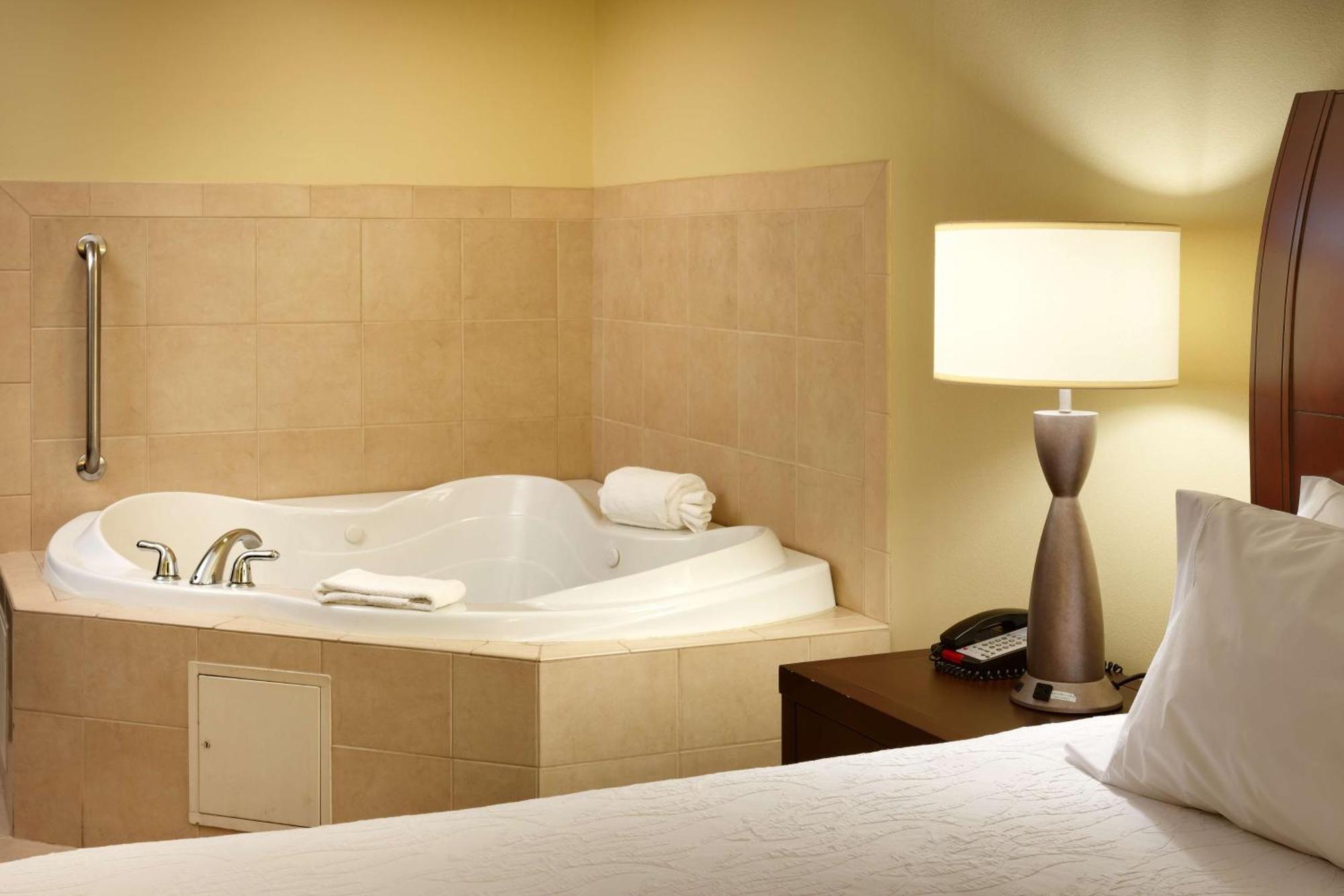 Hilton Garden Inn Clarksville Bagian luar foto